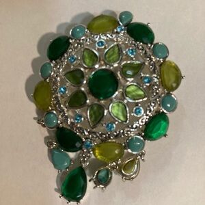 Vintage Green rhinestone brooch round with dangling stones